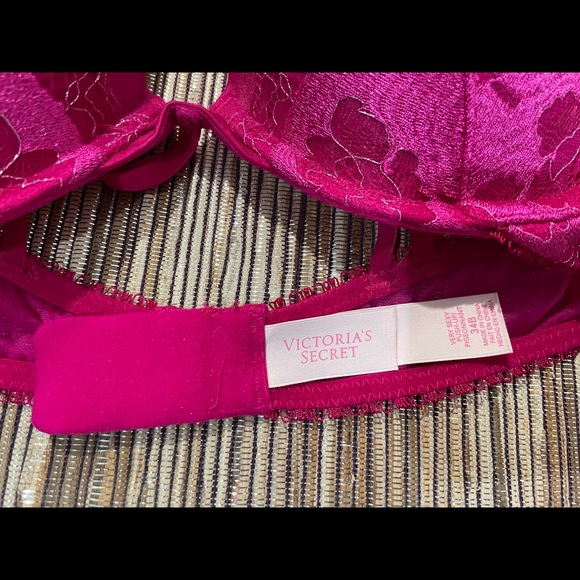 Victoria Secret push up bra - Picture 3 of 3